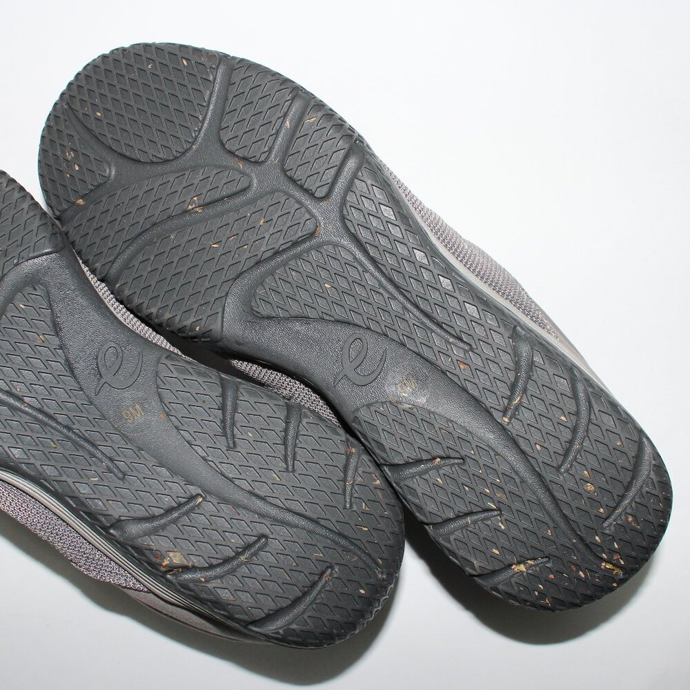 Easy Spirit Women's Size 9M Gray Zip Up Sneaker Shoe - Picture 12 of 15